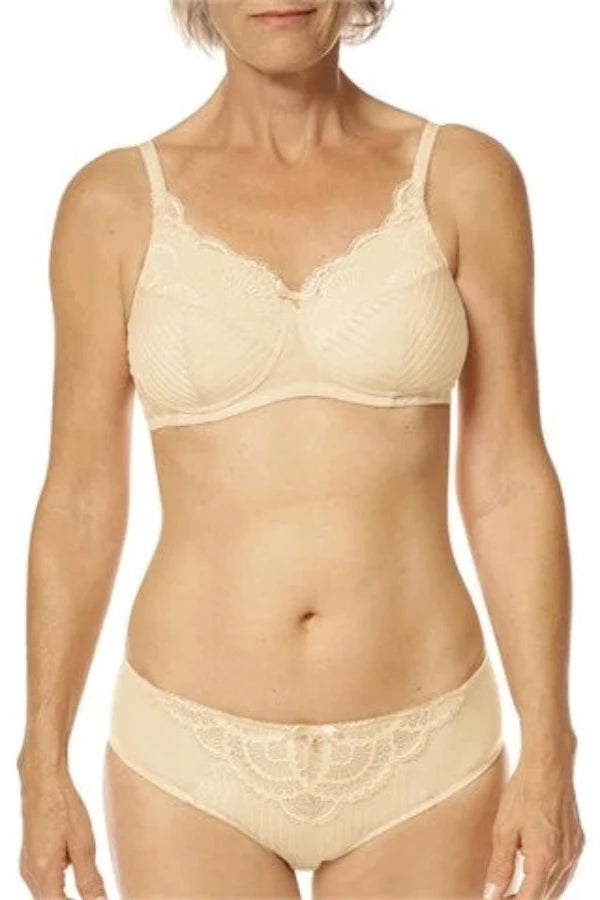 Karolina Soft Padded Non-Wired Bra