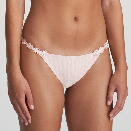Avero Brief