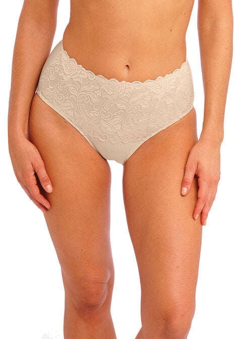 Eglantine Creme Brulee Control Brief
