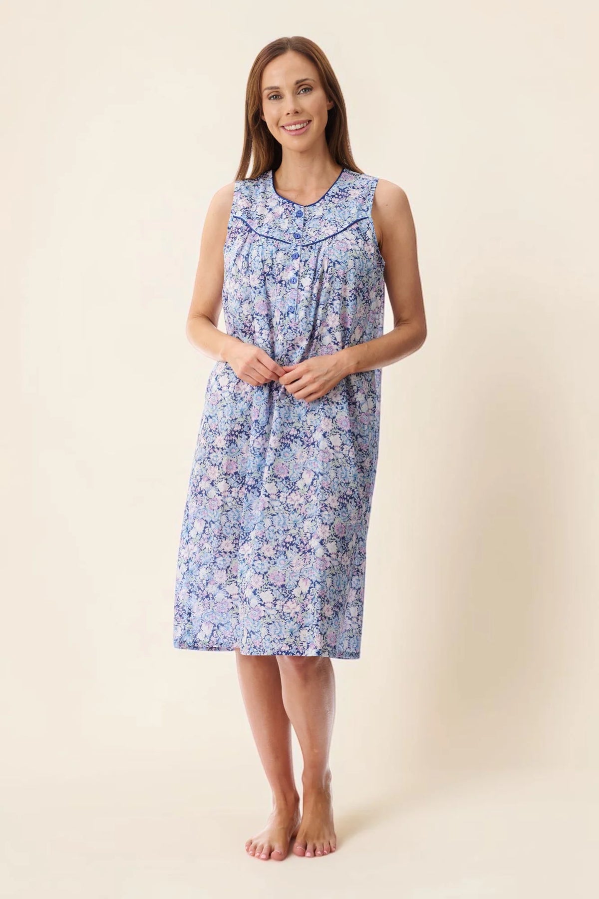 Latina Sleeveless Short Nightie