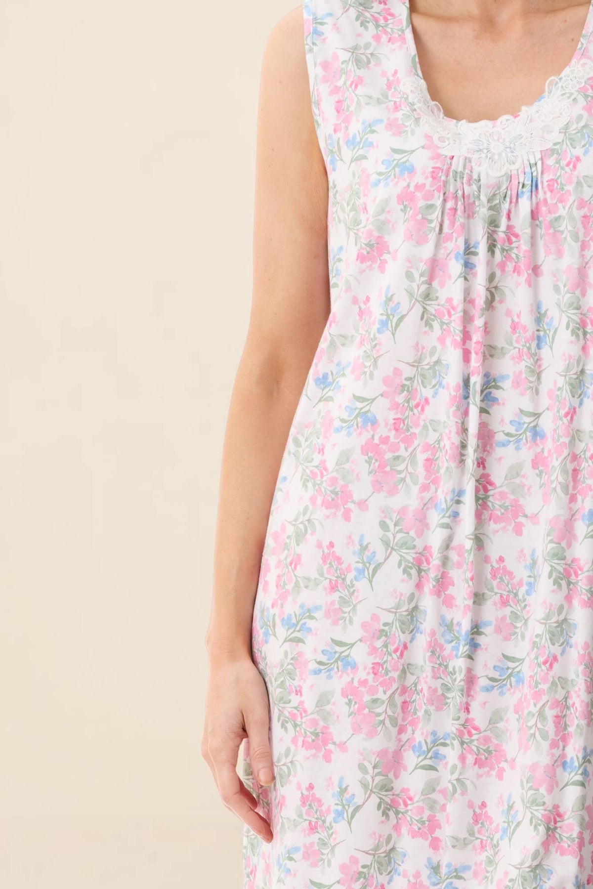 Arosa Sleevless Short Nightie